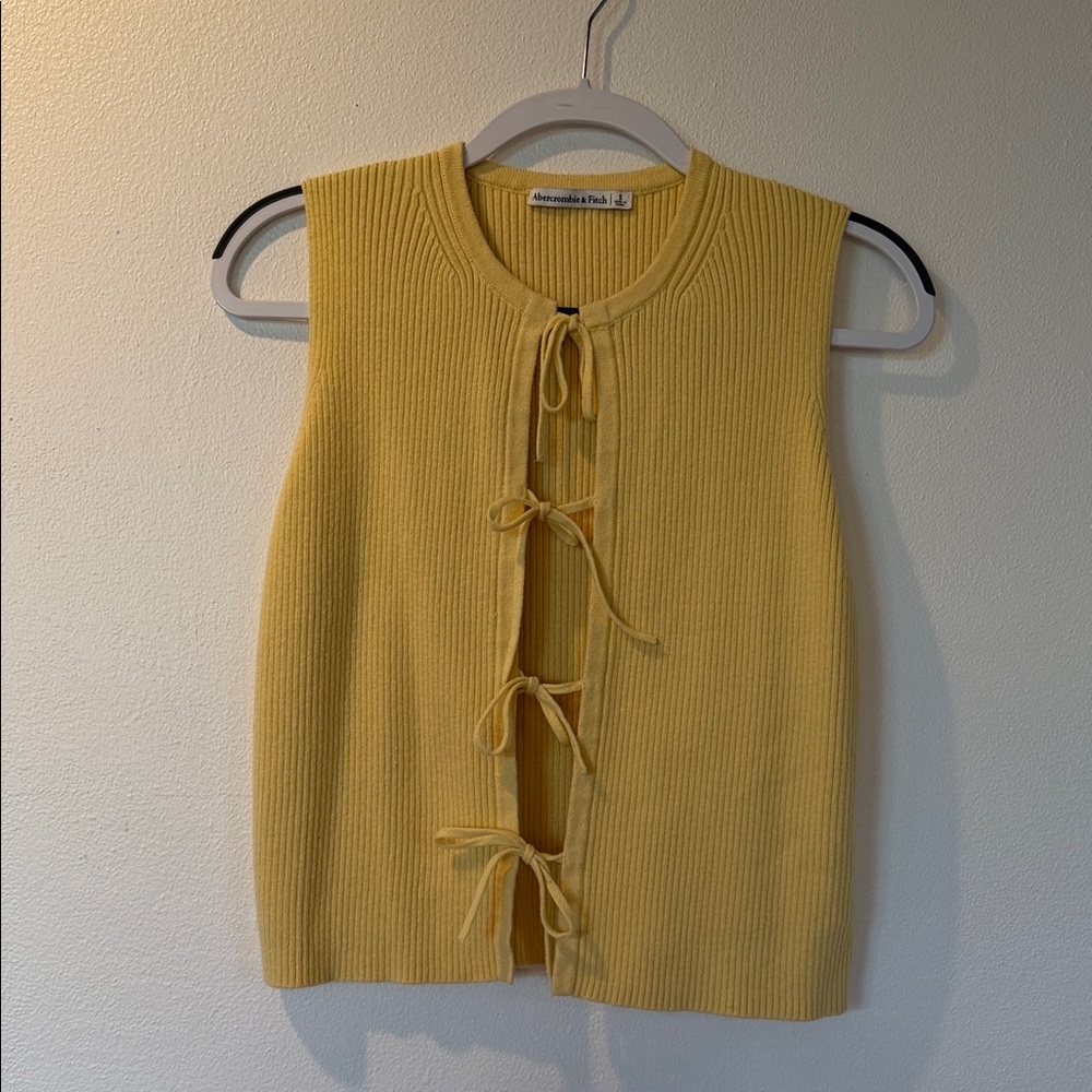 Abercrombie & Fitch Yellow Knit Cardigan